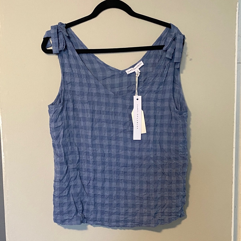 Blue and White Sleeveless Tank Top with Airy Fabric